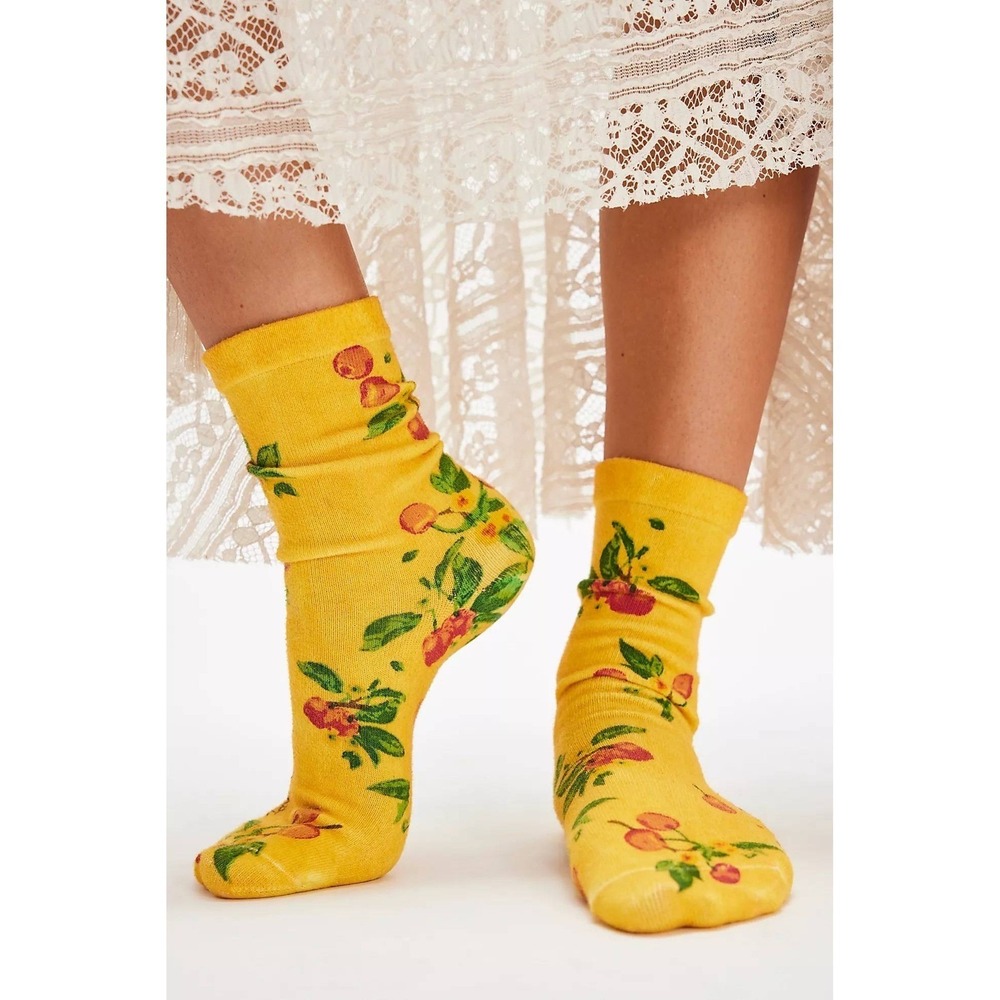 Magnolia Pearl Yellow Socks Cherry Pie Bohemian Floral Fruit Print NWT‎